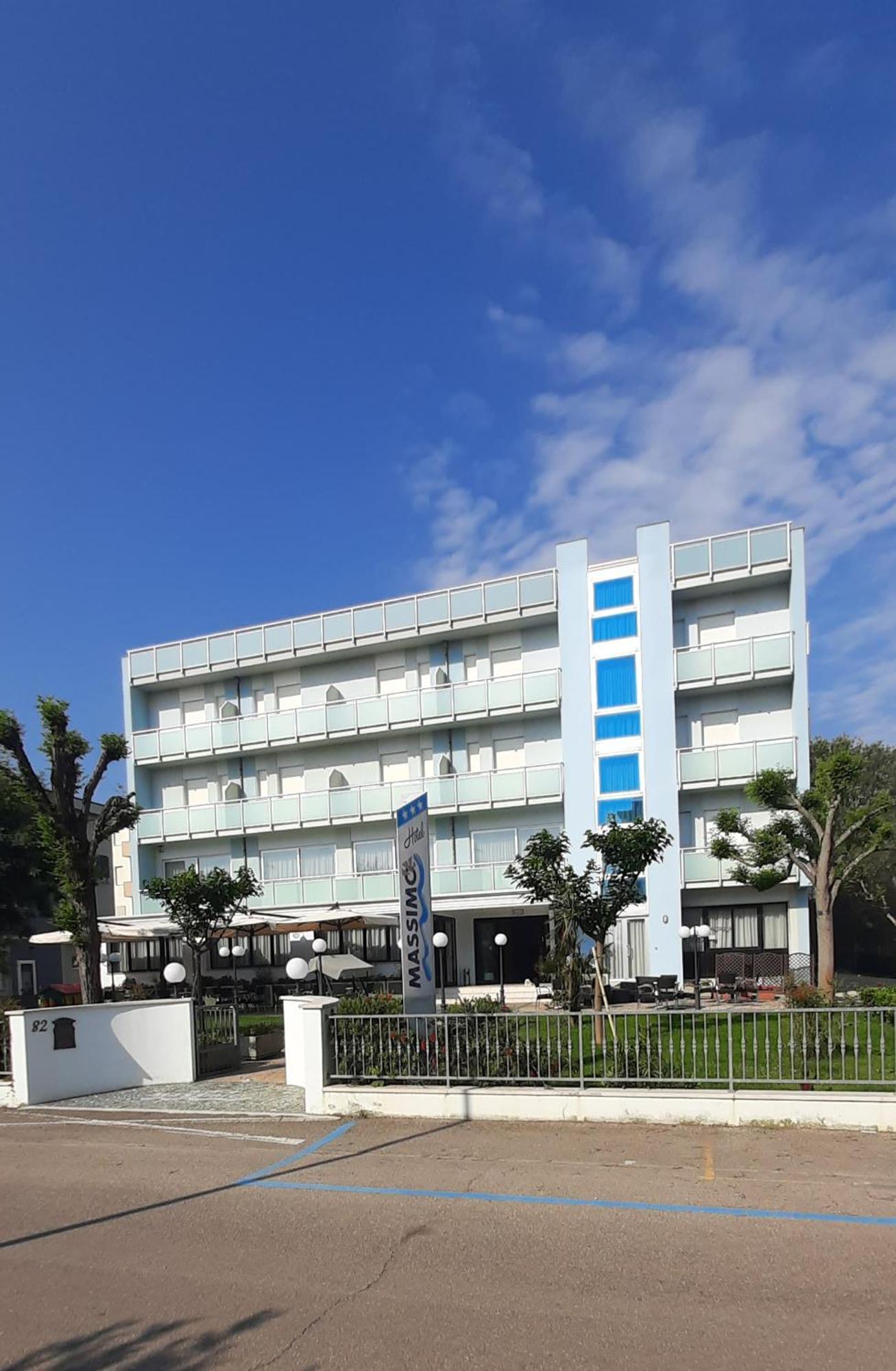 Hotel Massimo Cervia Exterior photo