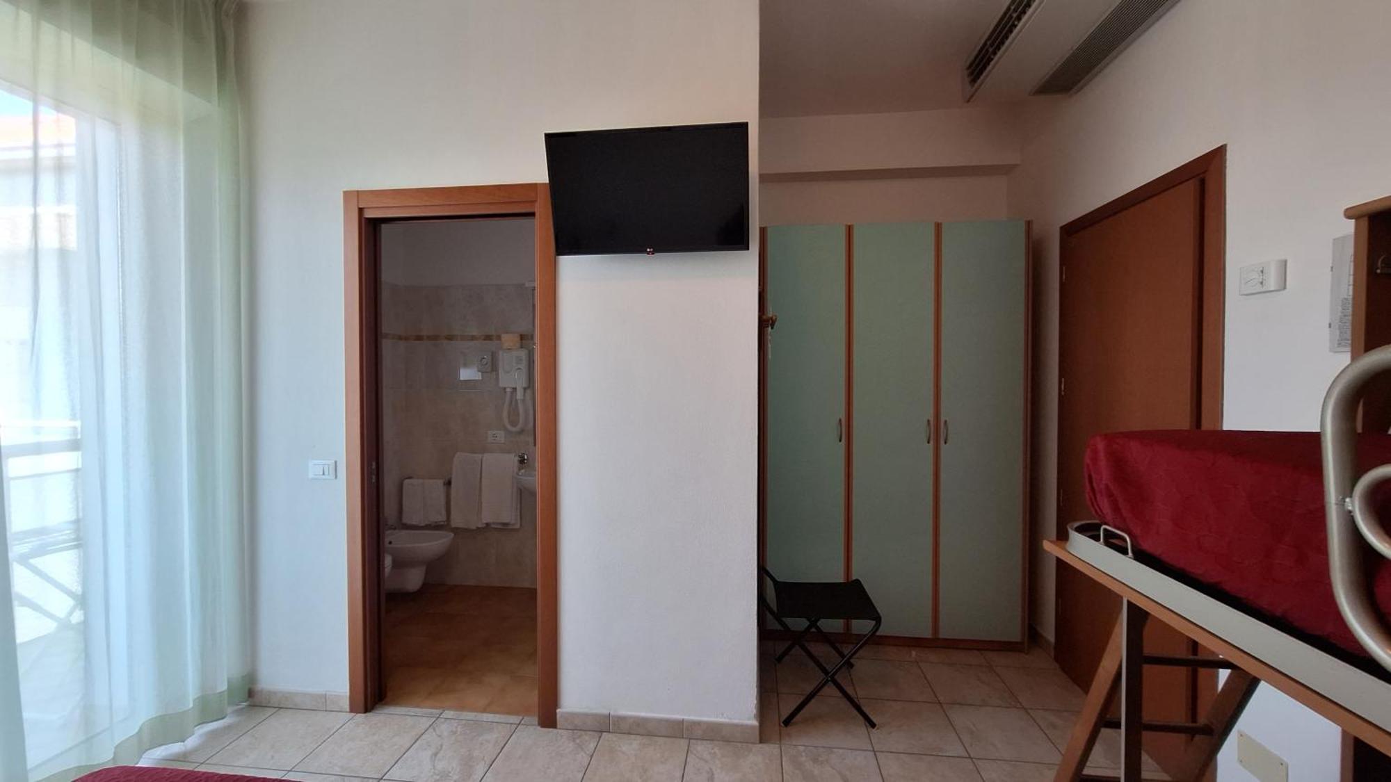 Hotel Massimo Cervia Exterior photo