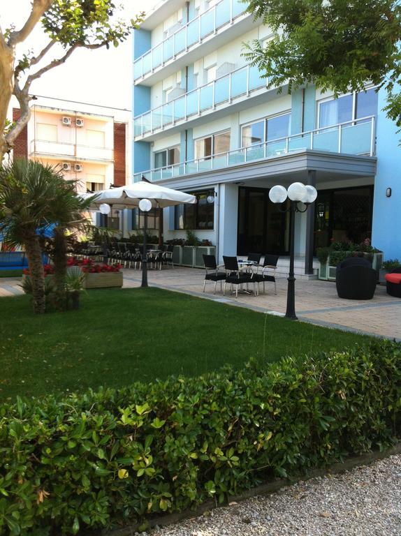 Hotel Massimo Cervia Exterior photo